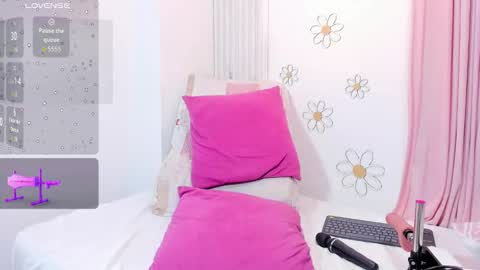 Snapshot of em_aa1 chatting on November 2025 02:01:02 AM A N D R E A online show from November 2025 02:01:02 AM