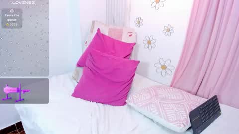 Snapshot of em_aa1 chatting on December 2025 10:41:02 PM A N D R E A online show from December 2025 10:41:02 PM