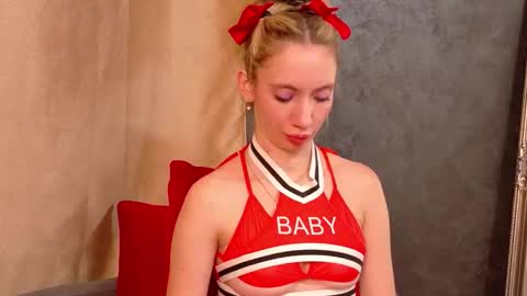 em_milly_ online show from October 2025 05:42:02 AM