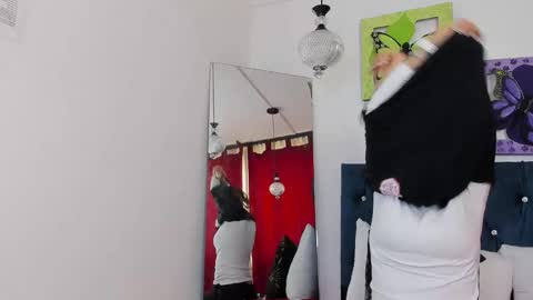 Snapshot of ema_garciaa chatting on May 2026 01:50:02 PM ema garcia online show from May 2026 01:50:02 PM
