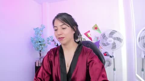 Snapshot of ema_louisx chatting on December 2024 08:47:02 PM Ema louisx online show from December 2024 08:47:02 PM