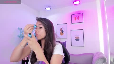 Snapshot of ema_louisx chatting on February 2025 12:26:02 PM Ema louisx online show from February 2025 12:26:02 PM