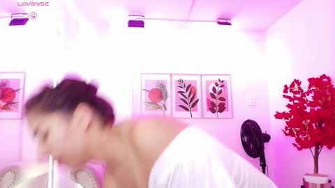 Snapshot of ema_louisx chatting on March 2026 12:10:02 PM Ema louisx online show from March 2026 12:10:02 PM