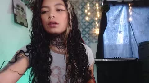 Snapshot of ema_ploxx chatting on October 2025 09:45:01 PM ema_ploxx online show from October 2025 09:45:01 PM