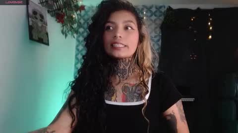 Snapshot of ema_ploxx chatting on October 2025 05:15:02 AM ema_ploxx online show from October 2025 05:15:02 AM