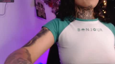 Snapshot of ema_ploxx chatting on November 2025 12:42:02 AM ema_ploxx online show from November 2025 12:42:02 AM