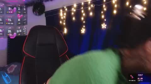 Snapshot of ema_ploxx chatting on December 2025 03:05:01 AM ema_ploxx online show from December 2025 03:05:01 AM