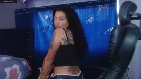 Snapshot of ema_ploxx chatting on June 2026 06:27:01 PM ema_ploxx online show from June 2026 06:27:01 PM