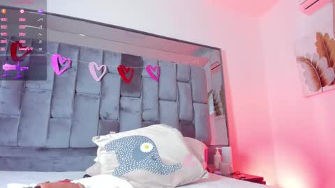 Snapshot of ema_saenz_ chatting on February 2025 04:14:02 AM Sofia online show from February 2025 04:14:02 AM