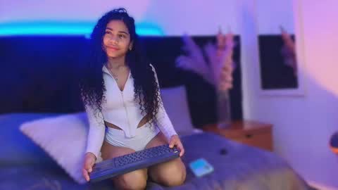 Ema Fox online show from March 2026 05:00:02 AM