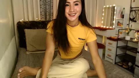 Snapshot of emarie91 chatting on February 2025 03:05:02 PM Trans cummer online show from February 2025 03:05:02 PM