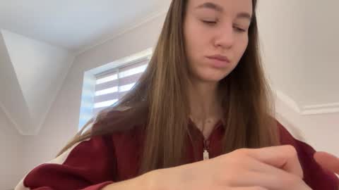 Alina online show from November 2025 11:34:01 AM