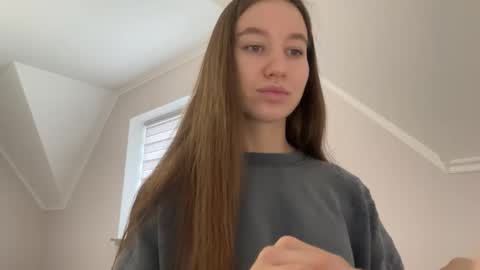 Alina online show from November 2025 10:58:02 AM