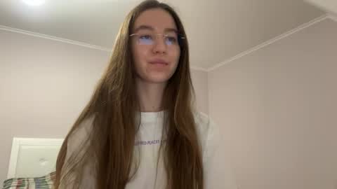 Alina online show from April 2026 06:57:02 PM