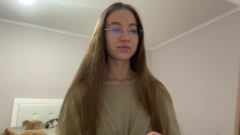 Alina online show from May 2026 07:42:02 PM