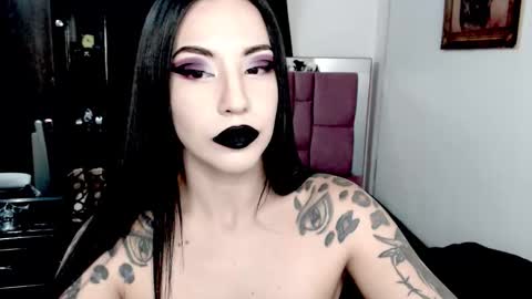 Snapshot of emearld_black chatting on November 2025 05:07:01 AM Emerald Black online show from November 2025 05:07:01 AM