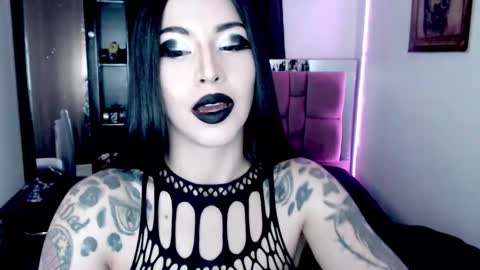 Snapshot of emearld_black chatting on January 2026 05:56:01 AM Emerald Black online show from January 2026 05:56:01 AM