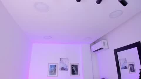 emelie_89 online show from February 2025 05:47:01 PM