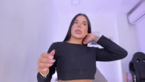 emelie_89 online show from September 2025 11:47:02 AM