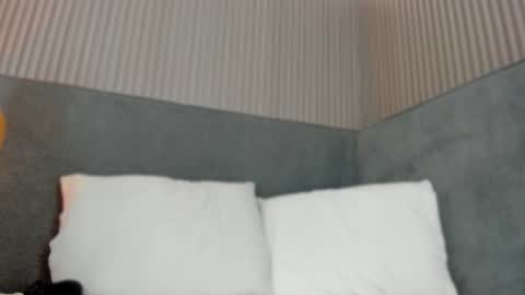 emelie_89 online show from December 2025 11:40:02 AM