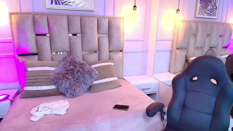 Snapshot of emelie_ch_ chatting on January 2025 12:57:02 AM Emily online show from January 2025 12:57:02 AM