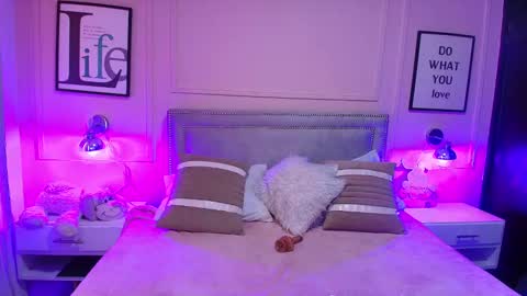 Snapshot of emelie_ch_ chatting on January 2025 11:28:02 AM Emily online show from January 2025 11:28:02 AM