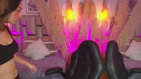 Snapshot of emelie_ch_ chatting on January 2025 01:16:02 AM Emily online show from January 2025 01:16:02 AM