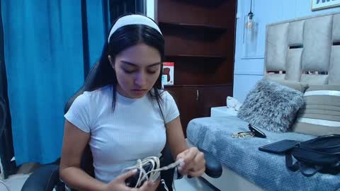 Snapshot of emelie_ch_ chatting on January 2025 11:34:02 PM Emily online show from January 2025 11:34:02 PM