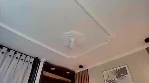 Snapshot of emelie_ch_ chatting on September 2025 10:23:02 PM Emily online show from September 2025 10:23:02 PM