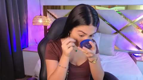 Snapshot of emelie_ch_ chatting on June 2026 06:07:01 AM Emily online show from June 2026 06:07:01 AM