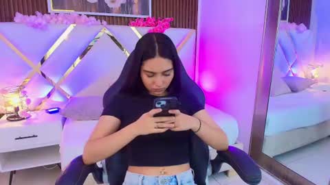 Snapshot of emelie_ch_ chatting on July 2026 05:02:02 AM Emily online show from July 2026 05:02:02 AM