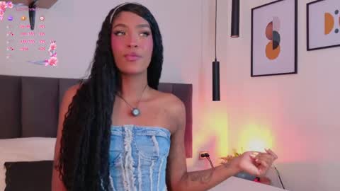 Snapshot of emely_deluxe chatting on May 2026 10:32:02 AM Emely online show from May 2026 10:32:02 AM