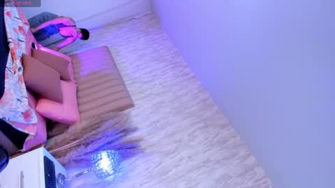 Emely Florence online show from June 2026 12:32:02 AM