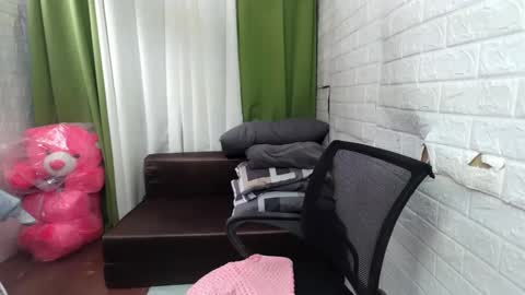 Emely online show from February 2025 01:23:01 AM