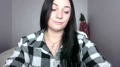 Snapshot of emelyblum chatting on January 2025 04:38:02 AM Emely online show from January 2025 04:38:02 AM