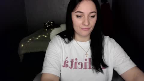 Snapshot of emelyblum chatting on January 2025 05:42:02 AM Emely online show from January 2025 05:42:02 AM