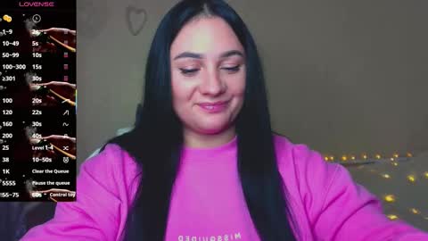 Snapshot of emelyblum chatting on November 2025 10:53:02 PM Emely online show from November 2025 10:53:02 PM