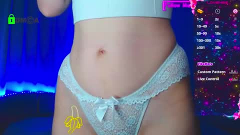 Snapshot of emelycrystal chatting on December 2025 03:25:01 AM Emely online show from December 2025 03:25:01 AM