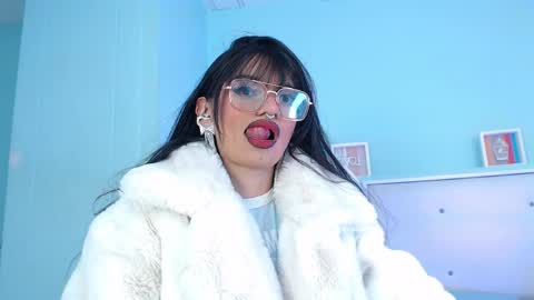 Danna online show from May 2026 01:22:01 AM