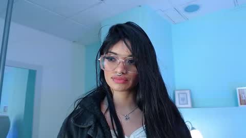 Danna online show from May 2026 01:22:02 AM