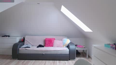 Snapshot of emerald_kittycat chatting on January 2026 11:04:02 AM just me online show from January 2026 11:04:02 AM