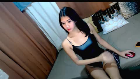 Snapshot of emerald_samara chatting on November 2025 09:02:02 PM Samara online show from November 2025 09:02:02 PM