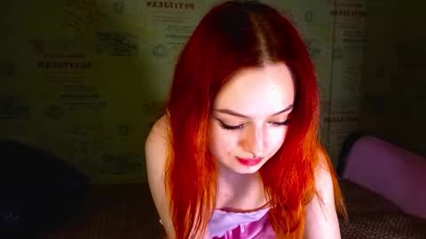 Snapshot of emi_less chatting on October 2025 05:00:01 PM Emi online show from October 2025 05:00:01 PM