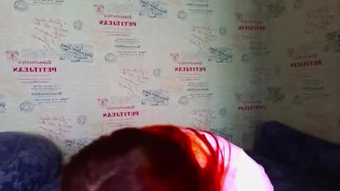 Snapshot of emi_less chatting on February 2026 09:04:02 AM Emi online show from February 2026 09:04:02 AM