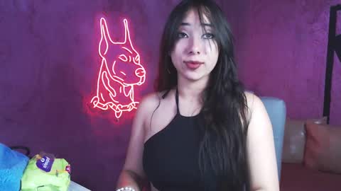 Snapshot of emiantonella_ chatting on December 2024 01:10:01 AM Antonella online show from December 2024 01:10:01 AM