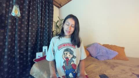 Emilia Gomez online show from February 2025 10:53:02 AM