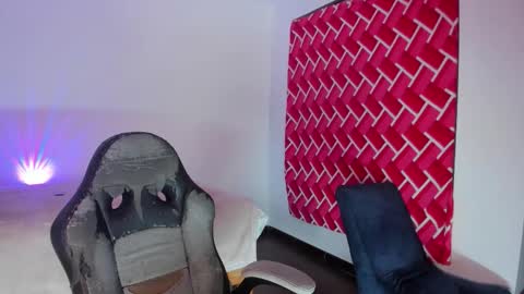 Emi online show from January 2026 07:05:02 PM