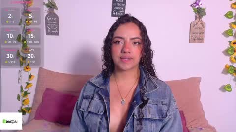 Snapshot of emiily_curly chatting on May 2026 11:27:02 AM Emily online show from May 2026 11:27:02 AM