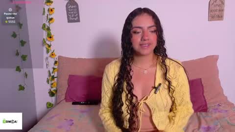 Snapshot of emiily_curly chatting on May 2026 11:06:01 AM Emily online show from May 2026 11:06:01 AM