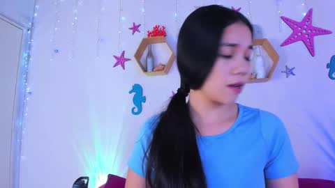 Snapshot of emiily_parkerr chatting on December 2025 03:03:01 AM Emily online show from December 2025 03:03:01 AM